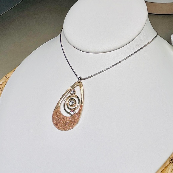 Art Deco Brushed Gold Tone and Glittery Teardrop Pendant on Silver tone chain. - Picture 3 of 9